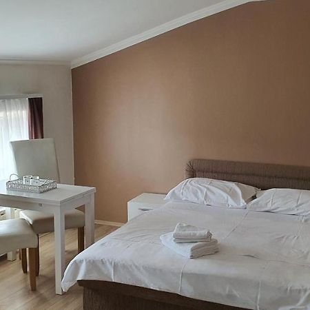 Gostilna S Prenocisci Pri Janezu Hotell Zgornja Loznica Eksteriør bilde